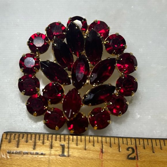 Ruby Red Pin / Brooch - Picture 4 of 5